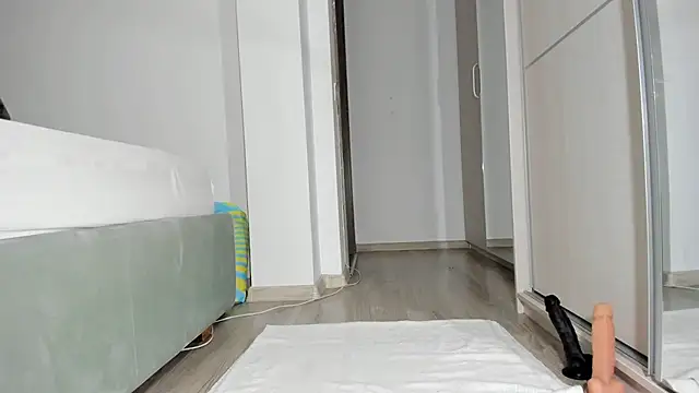 Snapshot of AnneQueen chatting on October 2025 08:12:01 AM AnneQueen online show from October 2025 08:12:01 AM