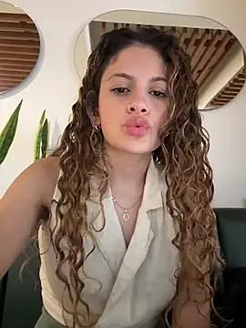alana15 online show from December 2024 09:35:01 PM