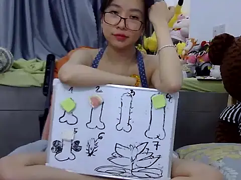 Snapshot of Cute_Ruby01 chatting on January 2025 03:33:02 PM Cute Ruby01 online show from January 2025 03:33:02 PM