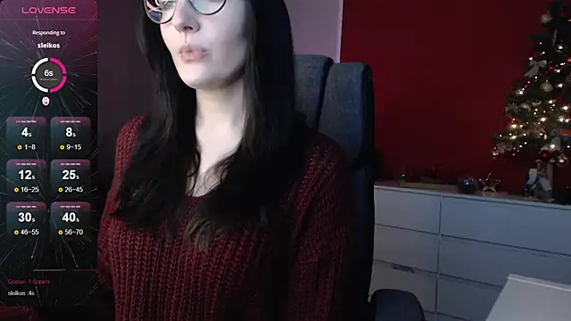 Snapshot of Alina_Lamour chatting on December 2024 06:55:01 PM Alina Lamour online show from December 2024 06:55:01 PM