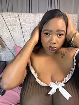 Snapshot of angelGgold chatting on October 2025 12:31:01 PM angelGgold online show from October 2025 12:31:01 PM