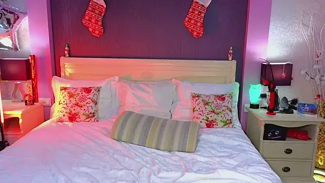 Snapshot of HotMilfMargo chatting on December 2024 07:05:02 PM HotMilfMargo online show from December 2024 07:05:02 PM