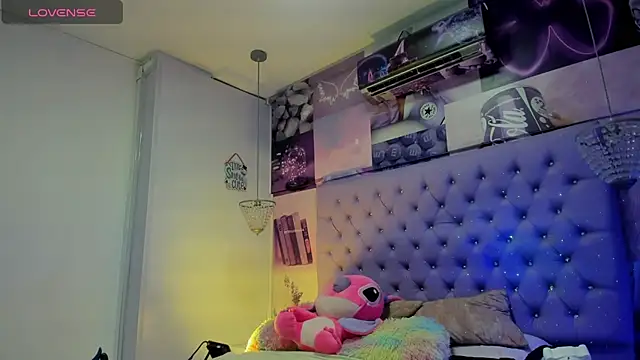 Snapshot of Vivi_prinncess chatting on March 2025 02:45:01 AM Vivi prinncess online show from March 2025 02:45:01 AM