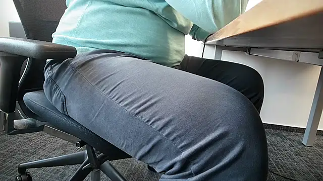 Snapshot of 69bezfleku chatting on November 2025 07:41:02 AM 69bezfleku online show from November 2025 07:41:02 AM