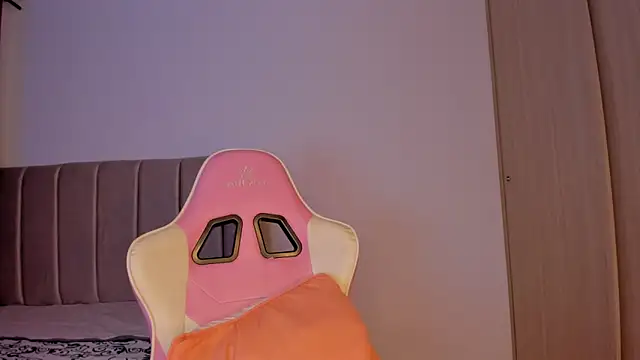 isa bunny online show from September 2025 12:57:02 AM