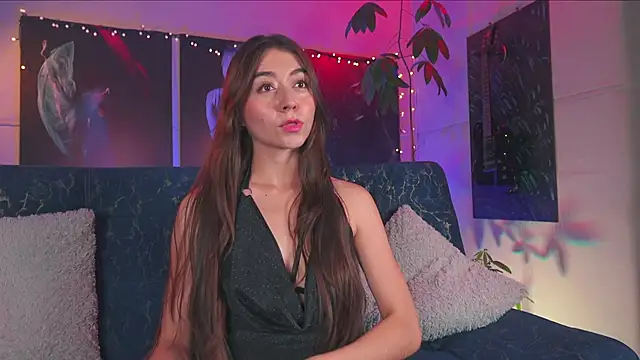 Snapshot of Bellapazzia chatting on December 2024 05:13:01 PM Bellapazzia online show from December 2024 05:13:01 PM