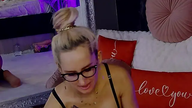 IsabelleEthan online show from October 2025 01:14:01 AM