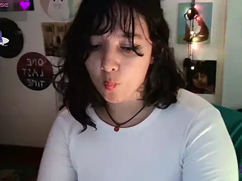 Snapshot of soynanabela28 chatting on March 2025 10:42:01 PM soynanabela28 online show from March 2025 10:42:01 PM