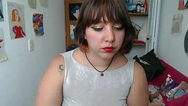 soynanabela28 online show from October 2025 05:21:02 PM