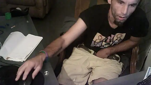 Snapshot of ChronikRB1220 chatting on October 2025 04:37:01 AM ChronikRB1220 online show from October 2025 04:37:01 AM