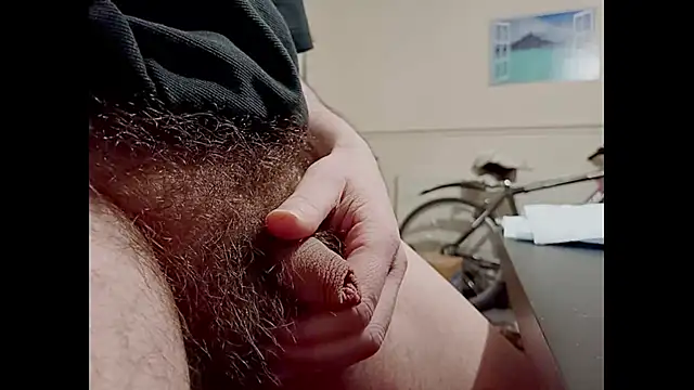 hairyuncut00 online show from December 2024 08:55:01 PM