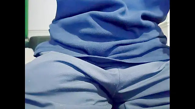 Snapshot of hairyuncut00 chatting on October 2025 07:34:01 PM hairyuncut00 online show from October 2025 07:34:01 PM