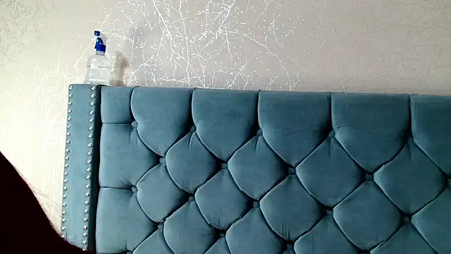 Imannejulienne online show from November 2025 01:17:02 AM