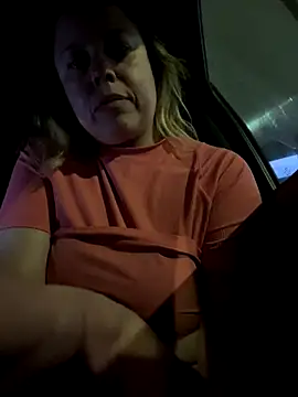 Snapshot of Blueskiiis3 chatting on December 2025 11:21:02 PM Blueskiiis3 online show from December 2025 11:21:02 PM