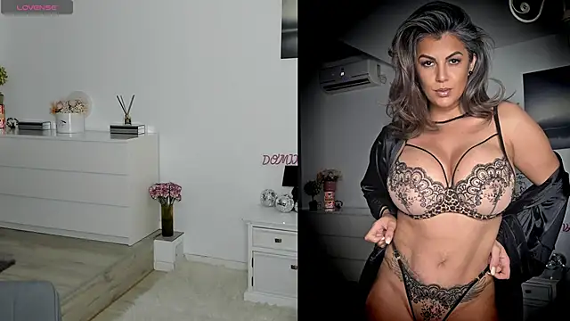 Snapshot of Domixdyva chatting on October 2025 10:37:02 AM Domixdyva online show from October 2025 10:37:02 AM