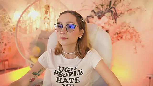 Snapshot of DalahiaRush chatting on October 2025 06:59:01 PM DalahiaRush online show from October 2025 06:59:01 PM