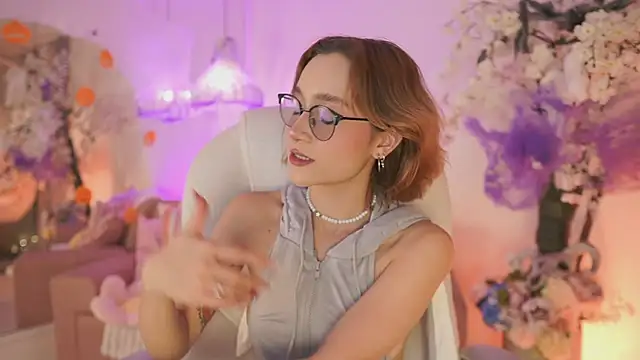 Snapshot of DalahiaRush chatting on October 2025 06:59:01 PM DalahiaRush online show from October 2025 06:59:01 PM