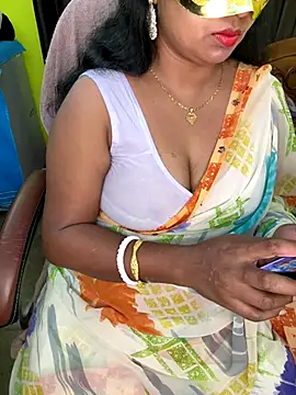 Snapshot of Anushka_21 chatting on November 2025 06:21:01 PM Anushka 21 online show from November 2025 06:21:01 PM