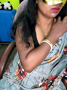 Snapshot of Anushka_21 chatting on November 2025 06:36:01 AM Anushka 21 online show from November 2025 06:36:01 AM