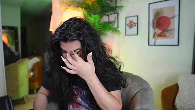 Snapshot of artechloe chatting on February 2025 01:05:02 AM artechloe online show from February 2025 01:05:02 AM