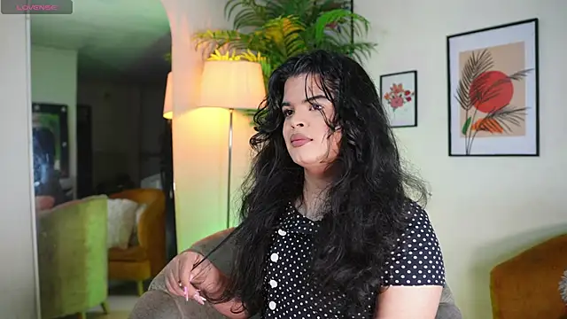 Snapshot of artechloe chatting on March 2025 06:00:02 PM artechloe online show from March 2025 06:00:02 PM