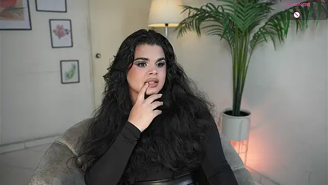 Snapshot of artechloe chatting on September 2025 10:11:01 PM artechloe online show from September 2025 10:11:01 PM