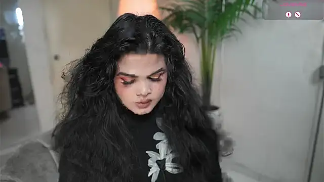 Snapshot of artechloe chatting on September 2025 10:24:01 PM artechloe online show from September 2025 10:24:01 PM