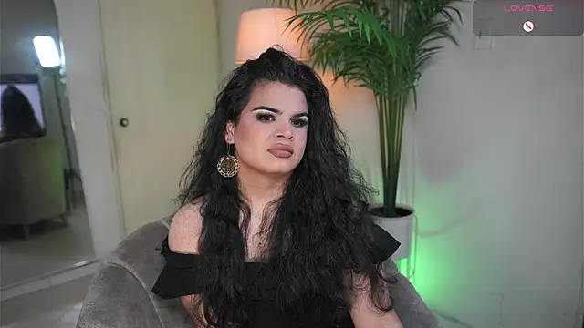 Snapshot of artechloe chatting on October 2025 11:24:01 PM artechloe online show from October 2025 11:24:01 PM