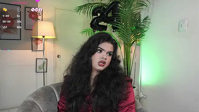 Snapshot of artechloe chatting on November 2025 08:53:02 PM artechloe online show from November 2025 08:53:02 PM