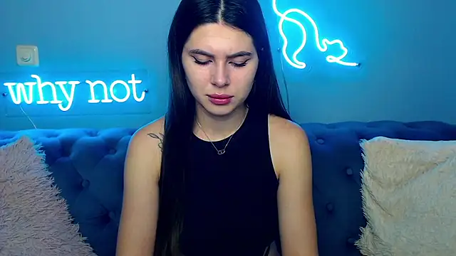 Snapshot of ViollinaLove chatting on October 2025 04:45:01 AM ViollinaLove online show from October 2025 04:45:01 AM