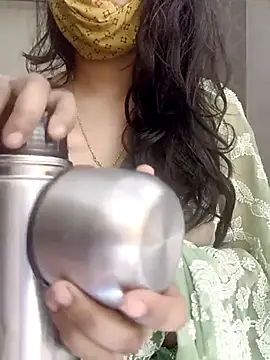 Snapshot of Lavanya_Shah chatting on February 2025 03:06:01 PM Lavanya Shah online show from February 2025 03:06:01 PM