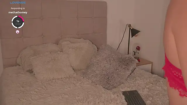 Snapshot of AbellaCroft chatting on January 2025 04:26:01 PM AbellaCroft online show from January 2025 04:26:01 PM