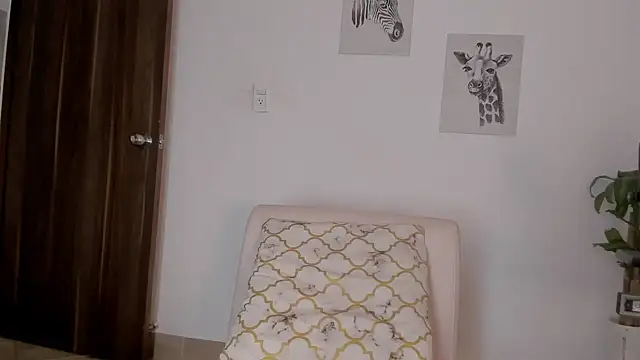 Hanna Risso online show from October 2025 06:19:02 PM