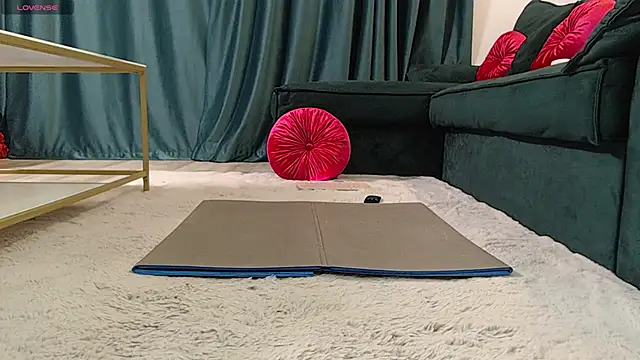 natasha-bigas online show from October 2025 07:01:02 PM