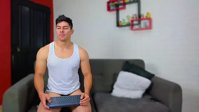FelipeAndMarcello3 online show from December 2024 02:38:02 PM