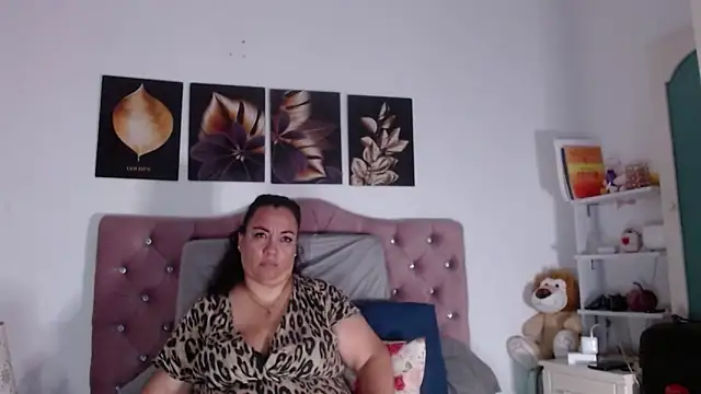 -helen online show from September 2025 08:12:02 PM