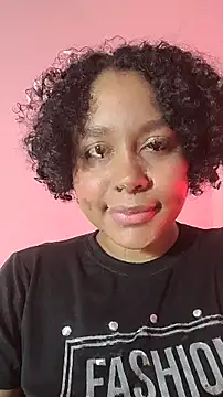 Snapshot of Electric_bae chatting on October 2025 01:00:02 AM Electric bae online show from October 2025 01:00:02 AM