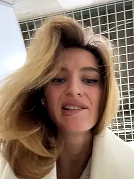 Snapshot of -AngelAri- chatting on October 2025 06:09:01 PM -AngelAri- online show from October 2025 06:09:01 PM