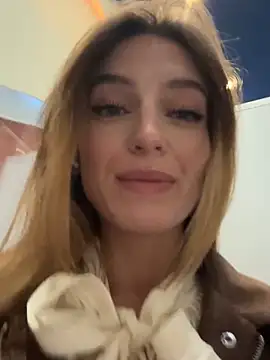 Snapshot of -AngelAri- chatting on October 2025 09:06:02 AM -AngelAri- online show from October 2025 09:06:02 AM