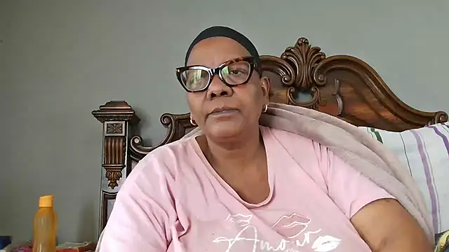 Snapshot of SEXYBOOBSNASS chatting on November 2025 06:46:01 AM SEXYBOOBSNASS online show from November 2025 06:46:01 AM