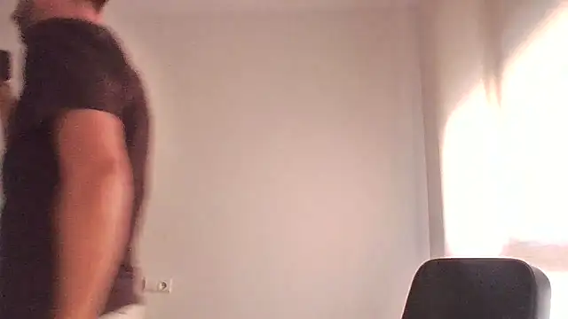 Snapshot of vargas90 chatting on October 2025 09:32:02 AM vargas90 online show from October 2025 09:32:02 AM