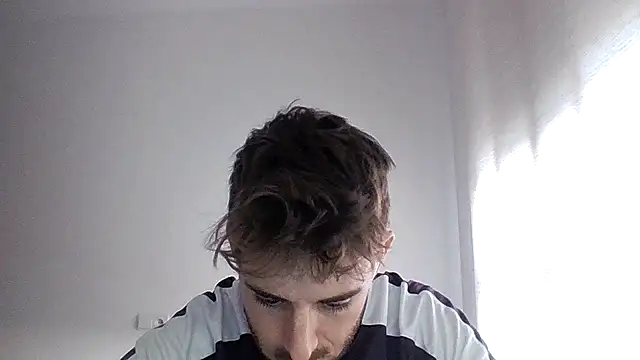 Snapshot of vargas90 chatting on October 2025 09:35:02 AM vargas90 online show from October 2025 09:35:02 AM