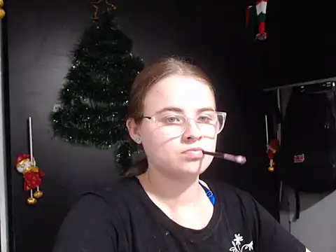 HellenMiyer1111 online show from December 2024 11:17:02 PM
