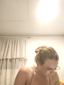 HellenMiyer1111 online show from October 2025 06:19:02 PM