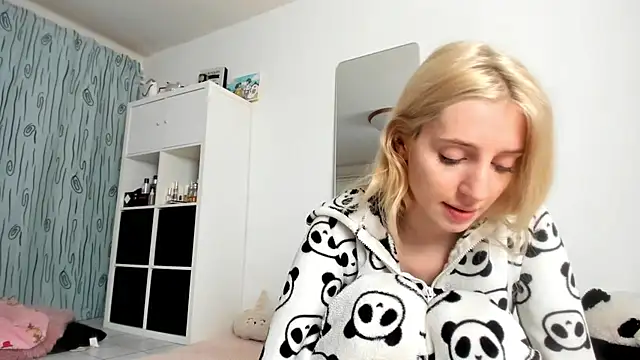 KenzieDawton online show from October 2025 06:11:02 AM