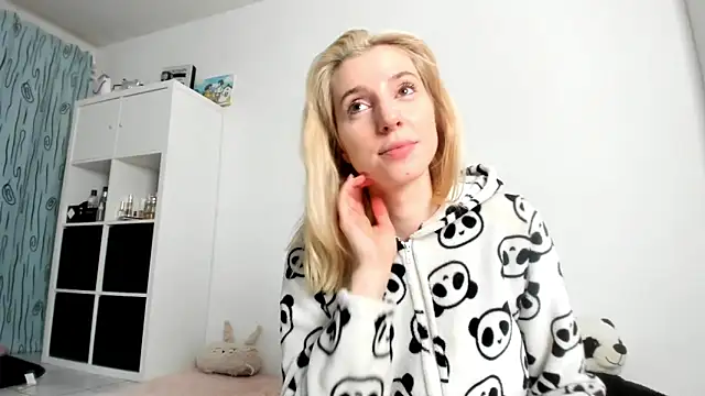 KenzieDawton online show from October 2025 06:34:01 AM