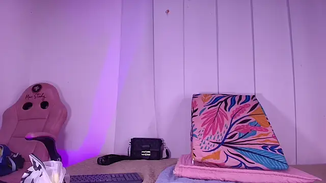 Snapshot of raven_lilith_ chatting on October 2025 03:10:02 AM raven lilith online show from October 2025 03:10:02 AM