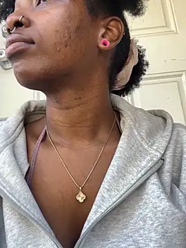 Snapshot of mochamimi chatting on October 2025 03:57:02 PM mochamimi online show from October 2025 03:57:02 PM