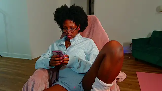 Snapshot of mochamimi chatting on October 2025 04:31:02 AM mochamimi online show from October 2025 04:31:02 AM