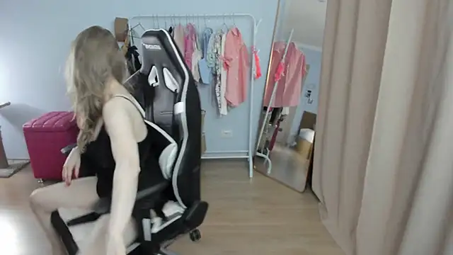 sexxy potatoes online show from November 2025 02:06:01 PM